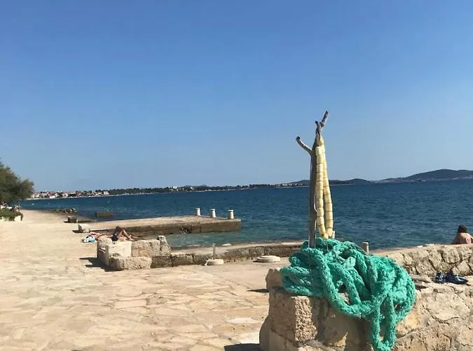 アパート Luni ザダル